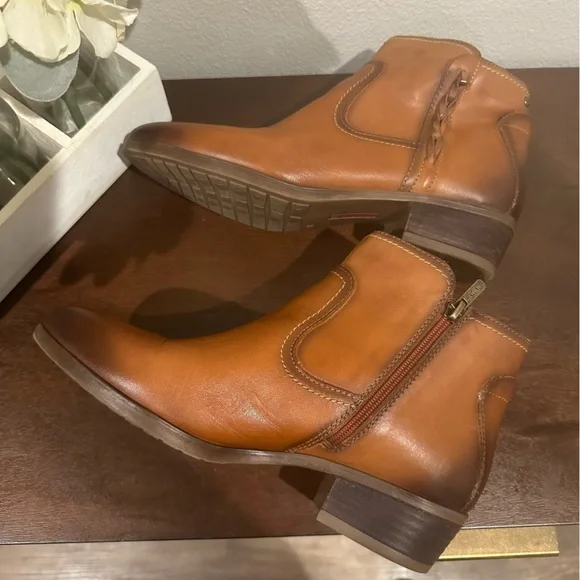 Women's Pikolinos Daroca Braided detail Zipper closure Ankle Bootie  size 41!! - Picture 4 of 10